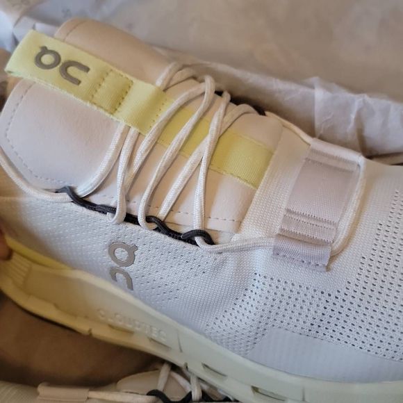 On running  On Shoes Cloudnova Undyed White/Seeding Men 
7.5
Box as is - Picture 7 of 9